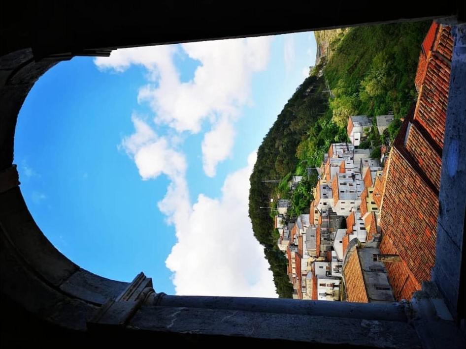Monolocale Nel Centro Storico Bed & Breakfast Aieta Luaran gambar